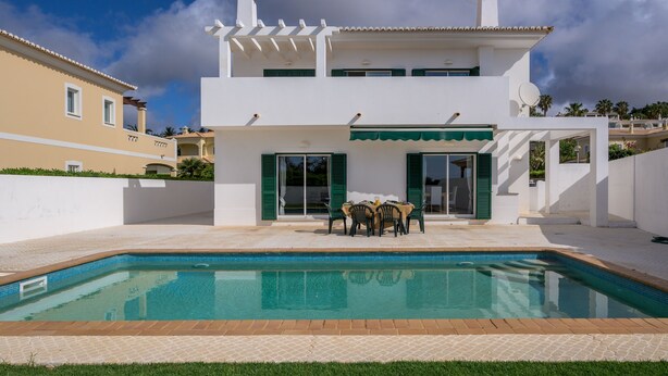 Pool - QuietPrivateVilla - superwiffi (Lagos)
