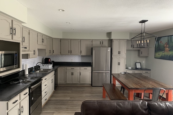 Suite Signature, 2 habitaciones, no fumadores, cocina | Servicio de comidas en la habitación