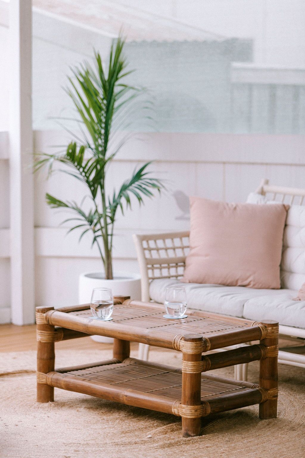 Smart TV, table tennis, books