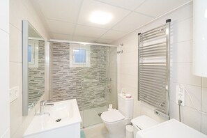 Shower, towels