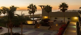 Family resort with ocean view & balcony. Near theme parks.