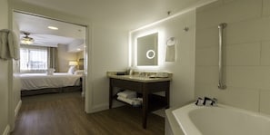 Shower, jetted tub, hair dryer, towels