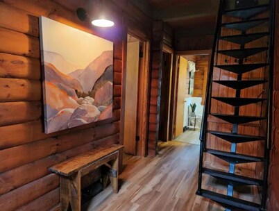 Greenville Log Cabin • Near Downtown & SR Trail