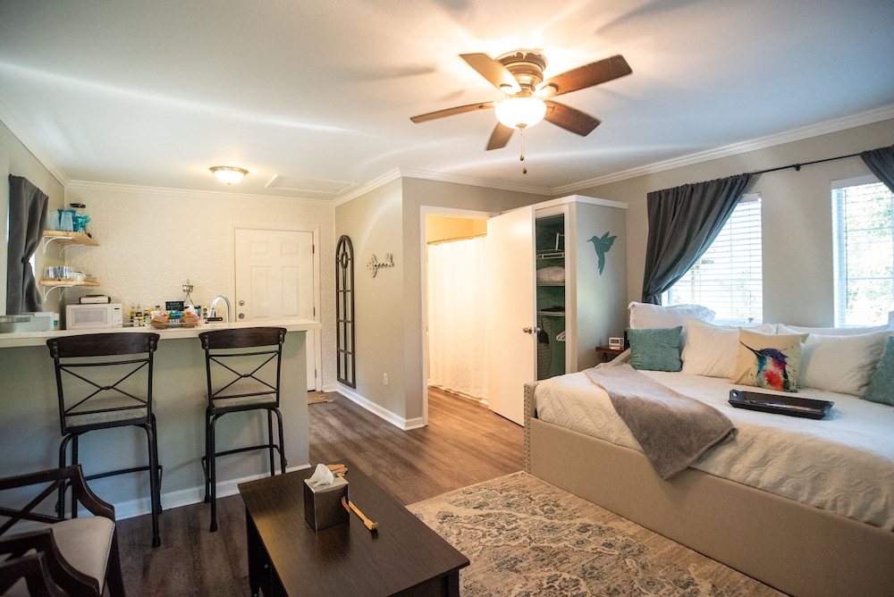 Waterfront Tiny House- The Hummingbird House - Gulfport | Vrbo