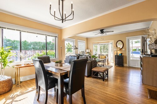 House in Prime Belmont Heights Near Beach w/ Gym and Garage