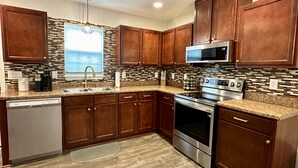 Unclassified image, 4 of 43, button - Beautiful Modern House 5 minutes To Downtown Raleigh (Raleigh)