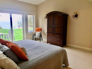 4 bedrooms, iron/ironing board, travel cot, free WiFi