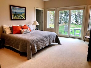 4 bedrooms, iron/ironing board, travel cot, free WiFi