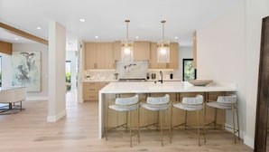 Maison Luxe, plusieurs lits, accès piscine, vue océan (Sea Vista) | Cuisine privée