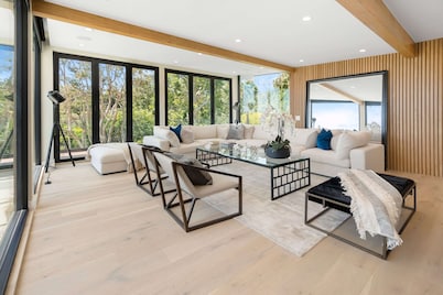Sea Vista - Central Malibu Villa w/ Pool, Spa, & Ocean Views