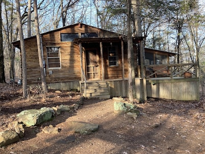 Little Piney Cabin at the Foothills of Petit Jean Mt
Close Petit Jean State Pk.