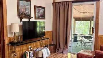 TV, DVD player