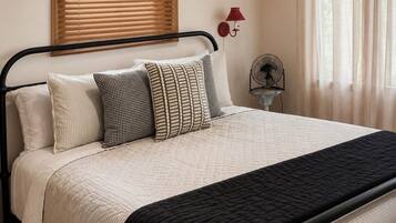 1 bedroom, iron/ironing board, WiFi (free), bed sheets
