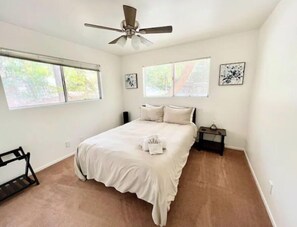 3 bedrooms, WiFi - Family and Pet Friendly A Frame! (Lake Arrowhead)