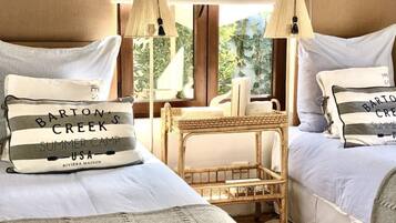 4 bedrooms, WiFi, bed sheets