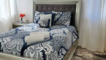 4 bedrooms, iron/ironing board, free WiFi, bed sheets