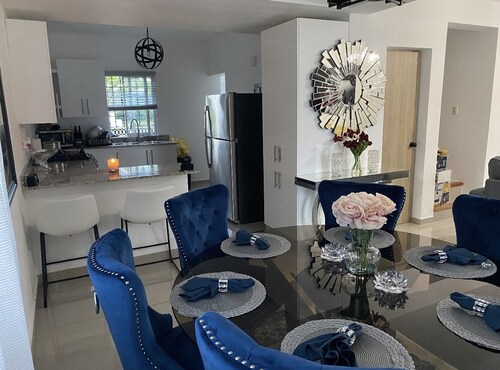 Cheerful 4 bedroom villa with a pool. 10 minutes away from the boulevard