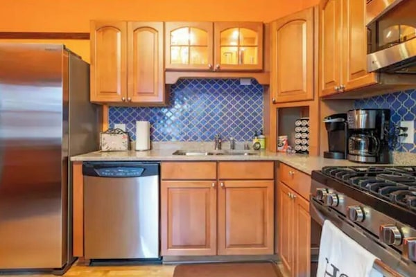 Frigorífic, microones, forn i placa de cuina