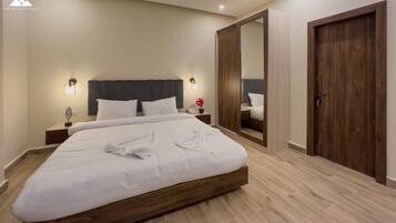 Standard Double Room | Minibar, in-room safe, blackout curtains, soundproofing