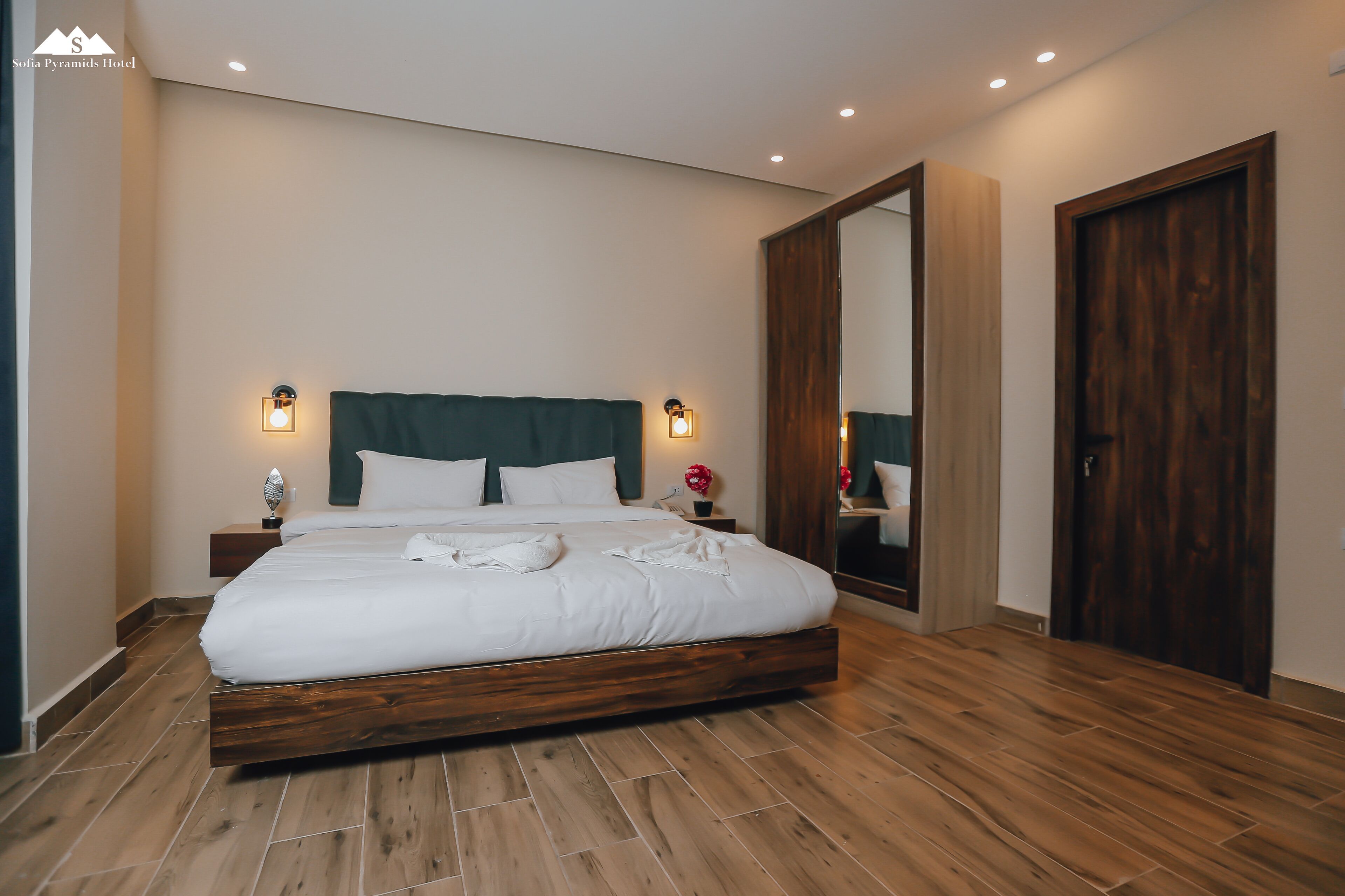 Minibar, in-room safe, blackout curtains, free WiFi