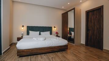 Minibar, in-room safe, blackout curtains, free WiFi