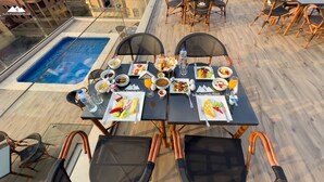 Outdoor pool - Sofia Pyramids Hotel (Giza)