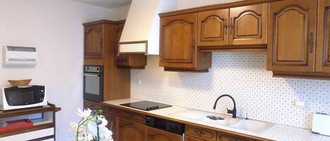 Geladeira, micro-ondas, lava-louças, torradeira