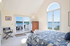 4 habitaciones, tabla de planchar con plancha, wifi y ropa de cama 