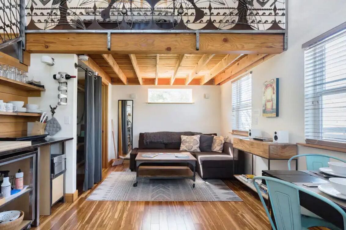 Handcrafted Micro-Loft in close-in Portland, fun historic area - Blue Door