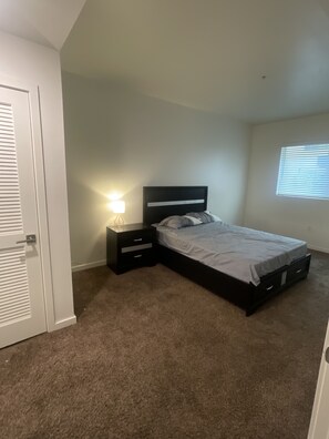 1 多间卧室、WiFi、床单