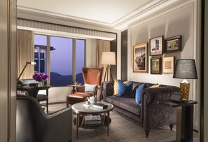 75-inch flat-screen TV with digital channels, TV - The Londoner Hotel (Cotai)