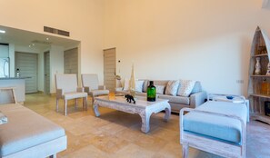 42-inch Smart TV with cable channels, TV, video game console - Soto Grande 3301 (Punta Cana)