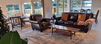 Sandpiper Bay Breeze On A Lake By The Golf Course (Club Med Area)