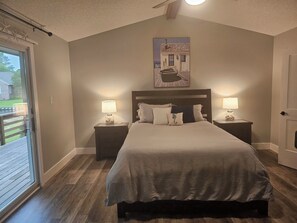 3 bedrooms, iron/ironing board, free WiFi, bed sheets - Waterfront Retreat (New Bern)