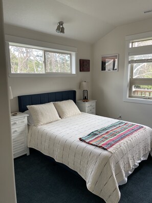 4 habitaciones, tabla de planchar con plancha, cuna de viaje y wifi 