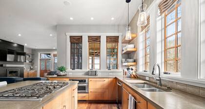 Whisper Mountain Lodge | Luxurious Home with Long-range Mountain Views