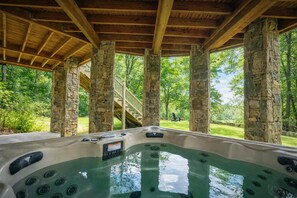 Bain à remous extérieur