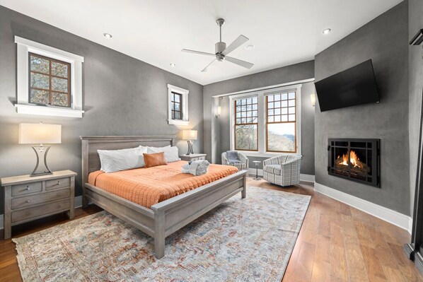 5 habitaciones, tabla de planchar con plancha, wifi y ropa de cama 