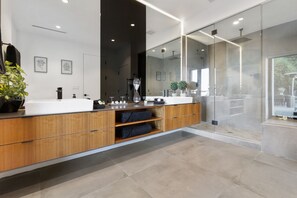 House, Multiple Beds, Private Pool, Pool View | Bathroom | Towels, toilet paper - Franklin Modern (West Hollywood)