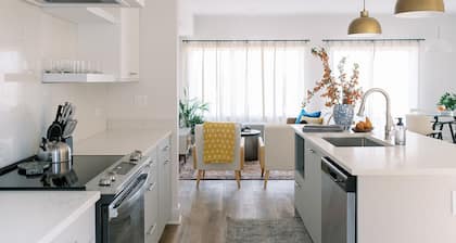 Modern Townhome w/ Garage in Historic Downtown!