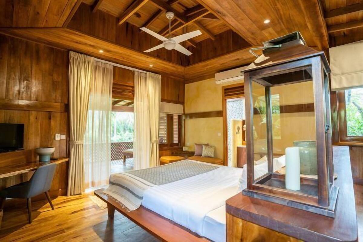 1 bedroom, minibar, in-room safe, individually decorated