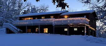 Secluded Lake House on 32 acres sleeps 11 plus a huge couch! Adjacent to Trails!