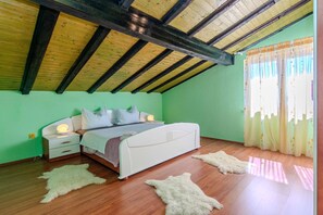 6 bedrooms, iron/ironing board, free WiFi, bed sheets - Villa Annamaria with large pool and sea view roof terrace (Zadar)