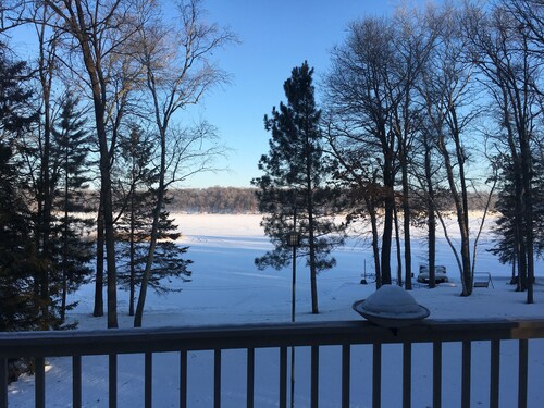 Peaceful home on quiet lake – year round fun!