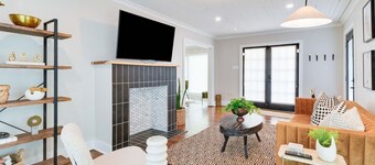 Evangeline House! Beautifully remodeled & Super Close to Downtown