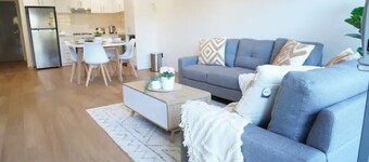 ViQi Apartment 2 min from centre with premium Netflix & prime Amazon,75 inch Tv 