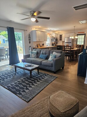 Smart TV, books - Sept & Oct dates filling up, book 3 nights, get 4th half off! Best Sunsets! (Lower Township)