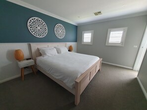 4 bedrooms, desk, iron/ironing board, WiFi