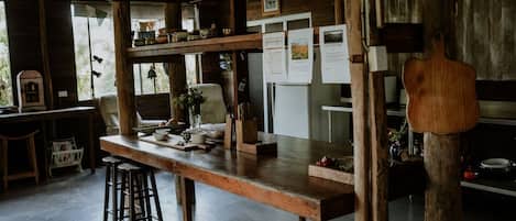 Réfrigérateur, micro-ondes