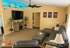 Smart TV, fireplace, DVD player, stereo